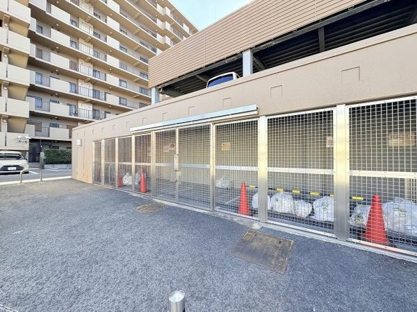 【その他共用部分】 | レジデンス羽衣ガーデンスクエア　中古マンション | 【共用部】
ゴミ収集場です！