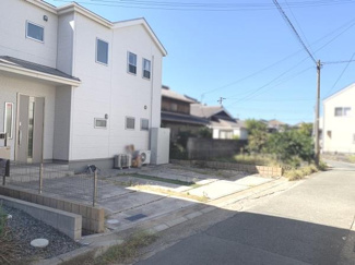 【前面道路含む現地写真】