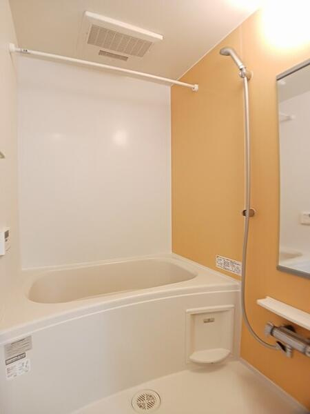 グランプラシードＢの浴室