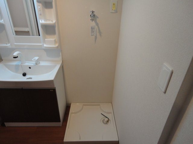 ヴァンベールのその他|洗濯機置場