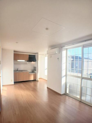 【居間・リビング】 | ソレアード・プラーサＡ