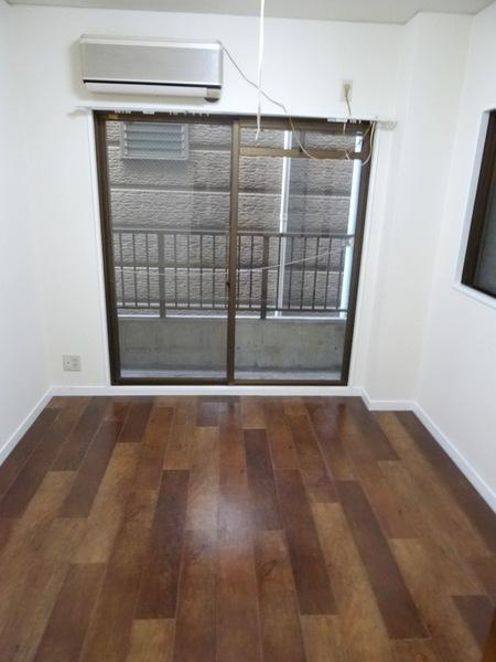 千島ビルの寝室|★4.5帖の洋室★