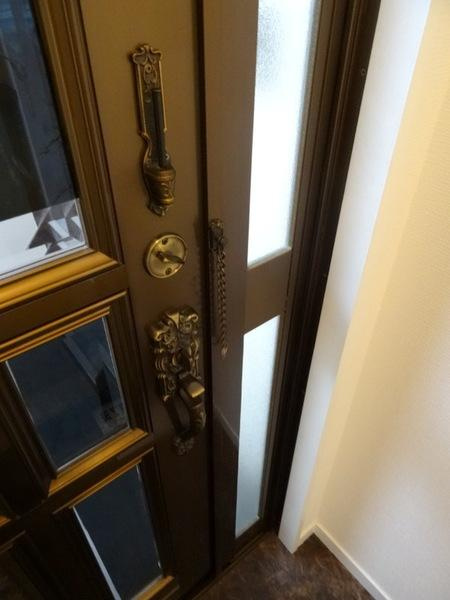 千島ビルの玄関|★安心のセキュリティ面★