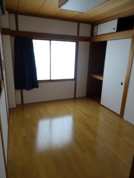 千島ビルの収納|★出窓＆収納付き！6帖の洋室★