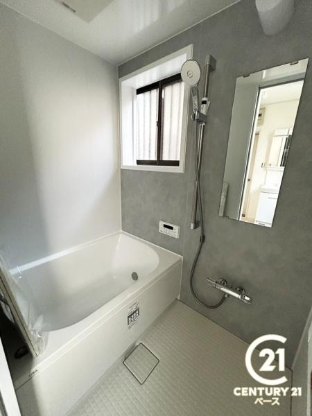 天理市二階堂上ノ庄町　一戸建の浴室|ゆったりしたサイズの浴室！足を伸ばしての入浴は疲れも癒してくれます！