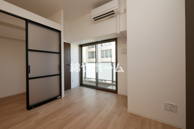 AFFLUENCE難波EASTの洋室|落ち着いた色調の洋室です