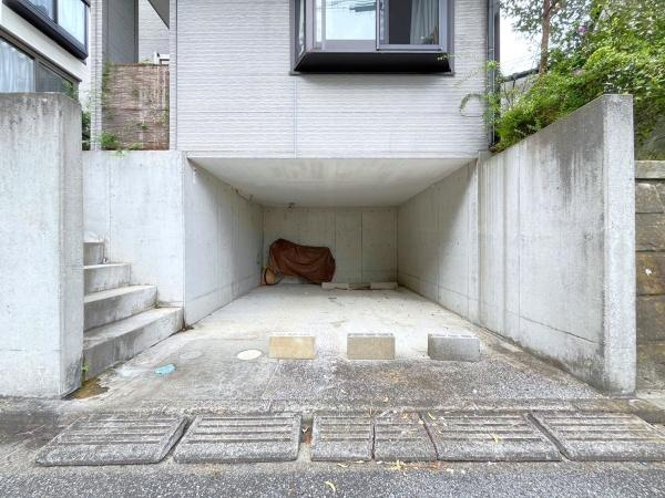 大和市草柳２丁目の中古一戸建の駐車場