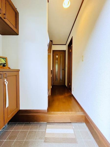 大和市草柳２丁目の中古一戸建の玄関