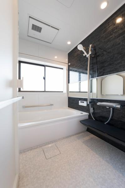 横浜市旭区上白根２丁目の中古一戸建の浴室