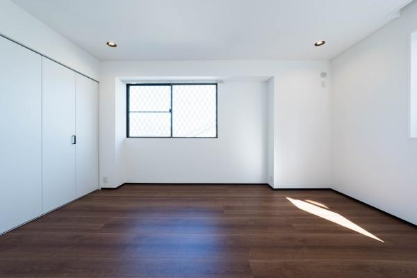 横浜市旭区上白根２丁目の中古一戸建の洋室