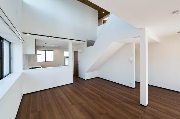 横浜市旭区上白根２丁目の中古一戸建の居間・リビング