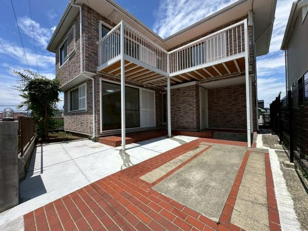 横浜市旭区上白根２丁目の中古一戸建の駐車場