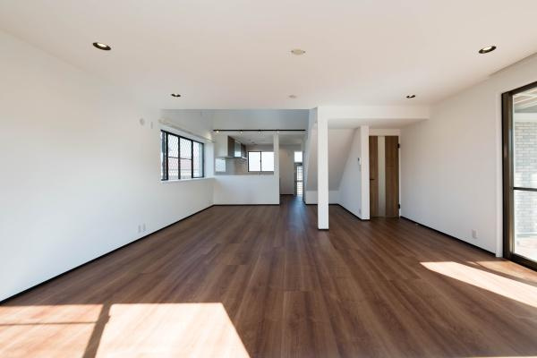 横浜市旭区上白根２丁目の中古一戸建の居間・リビング