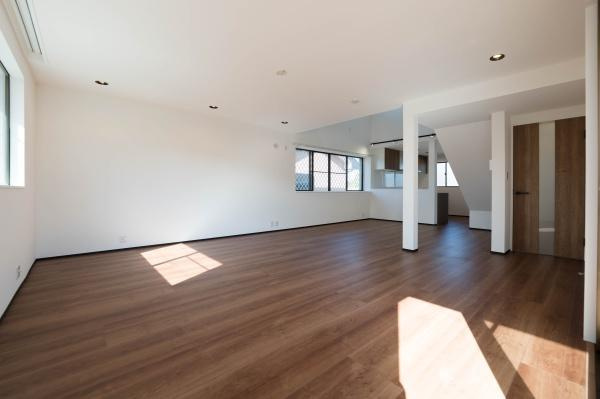 横浜市旭区上白根２丁目の中古一戸建の居間・リビング