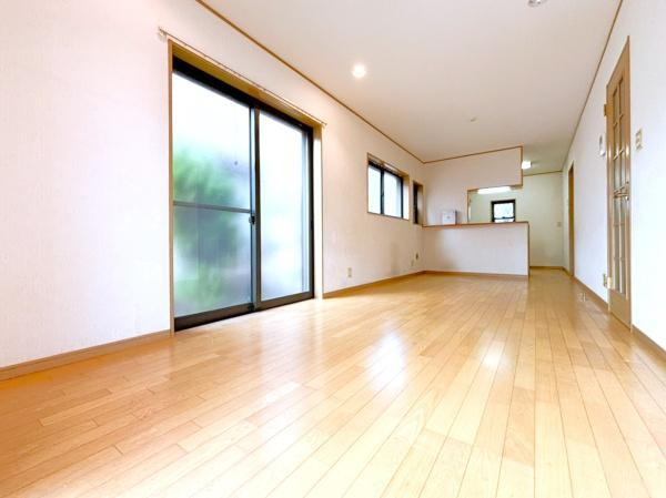 横浜市戸塚区原宿３丁目の中古一戸建の居間・リビング