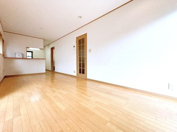 横浜市戸塚区原宿３丁目の中古一戸建の居間・リビング