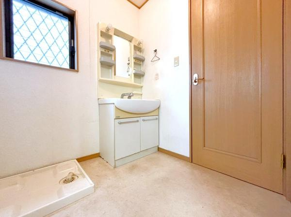 横浜市戸塚区原宿３丁目の中古一戸建の独立洗面台