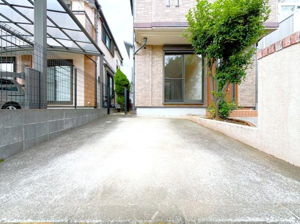 横浜市戸塚区原宿３丁目の中古一戸建の駐車場