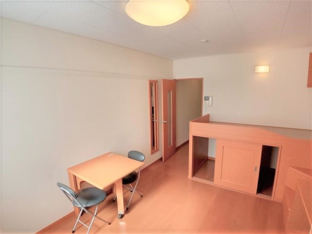 【居間・リビング】 | レオパレス柳川駅前 | 設備・使用は号室により異なる為、現況を優先致します。