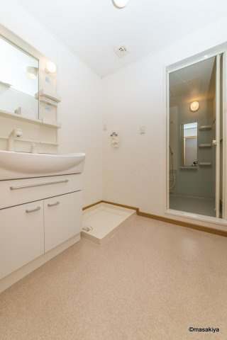 ディアコートの洗面所|洗面・脱衣　シャンプードレッサー付き。