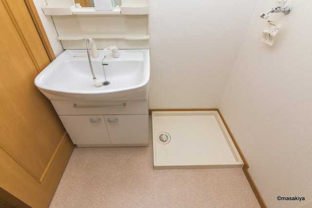 ディアコートの洗面所|室内洗濯機置き場