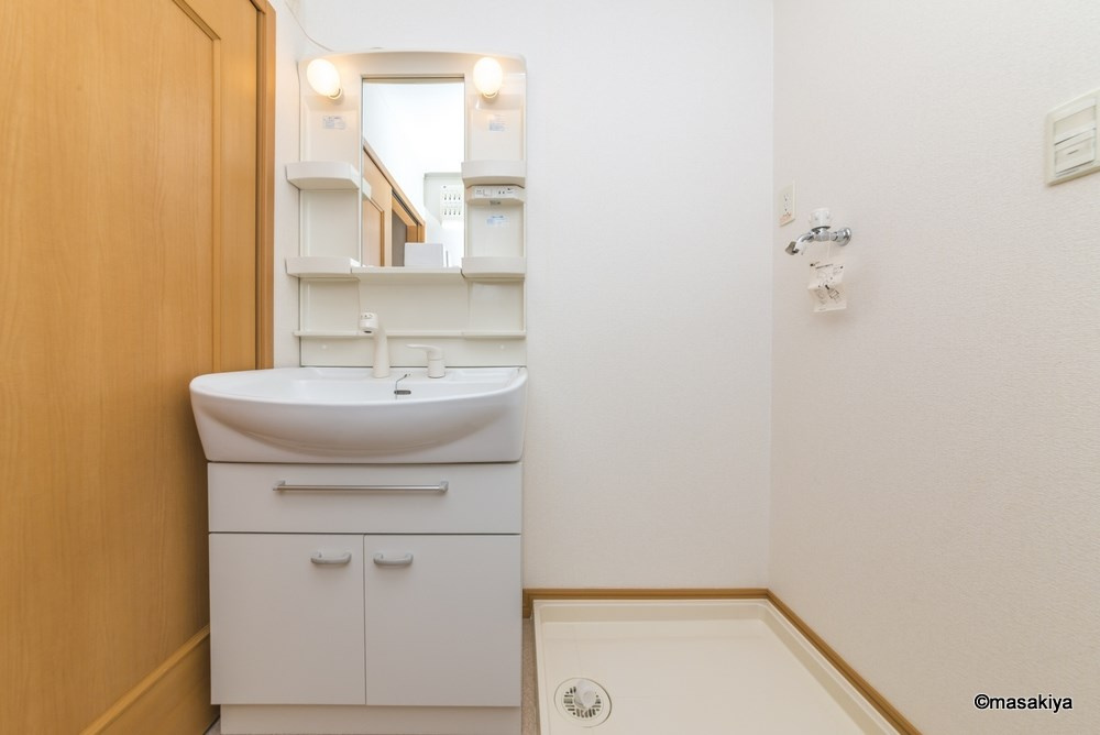 ディアコートの洗面所|洗面・脱衣　シャンプードレッサー付き。