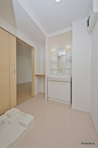 メゾンモビリアの洗面所