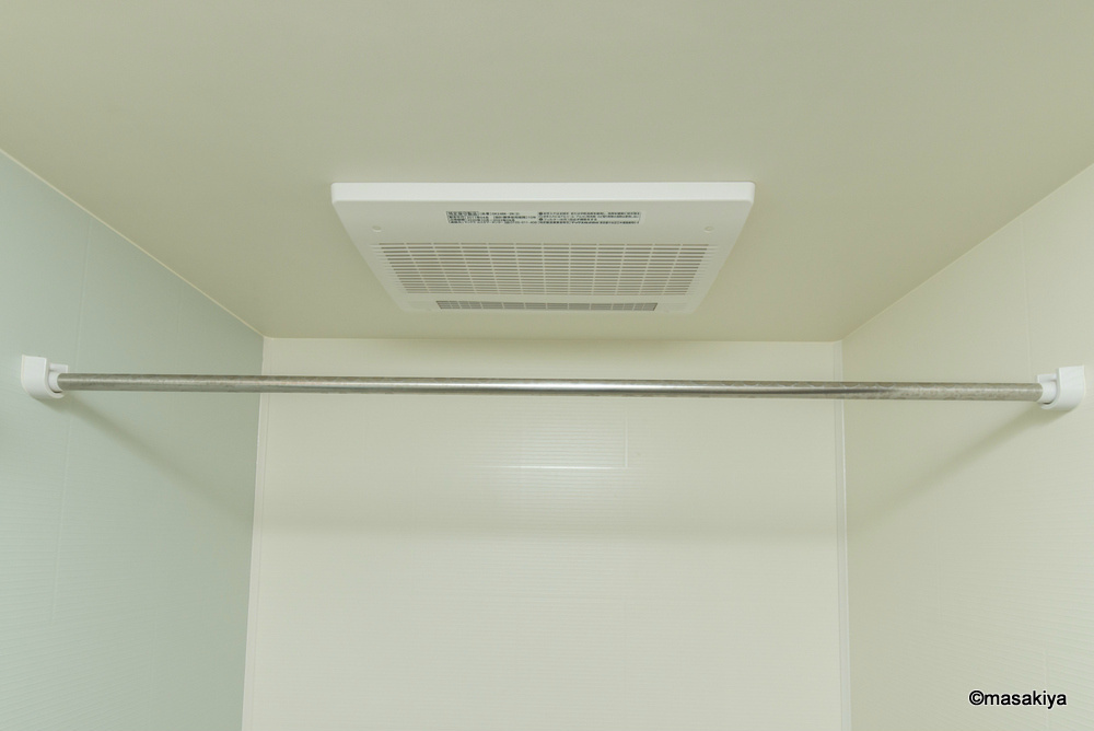 メゾンモビリアの浴室|浴室乾燥機付きです。