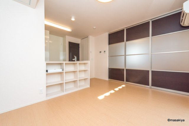 B-FLATの居間・リビング