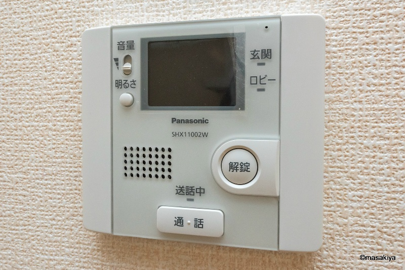 B-FLATのセキュリティ|TVインターホン・オートロック付き