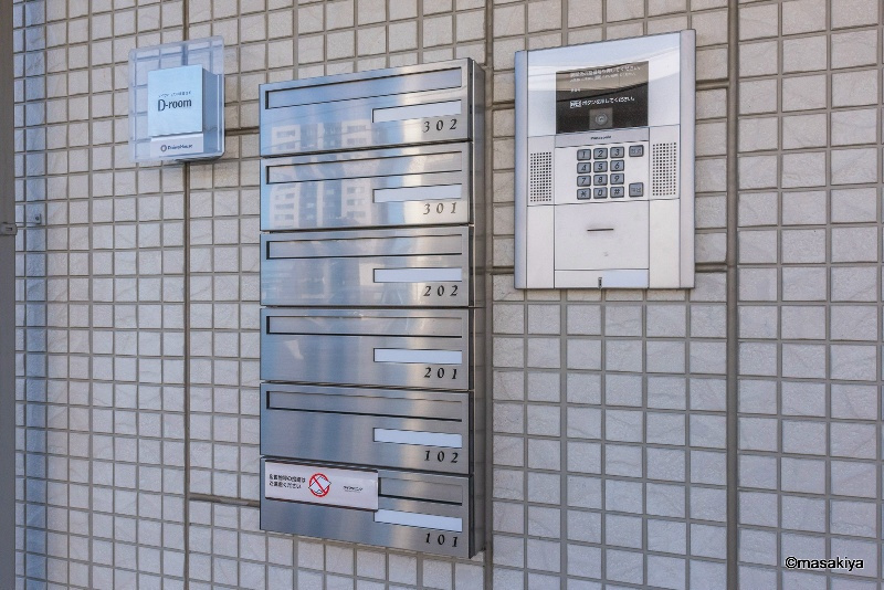 B-FLATのエントランス|オートロック