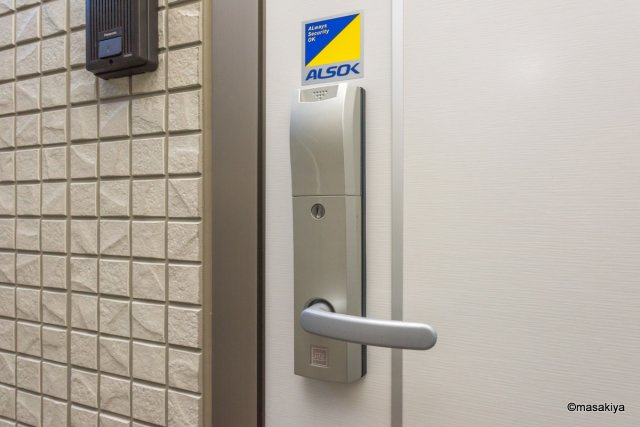 B-FLATのエントランス