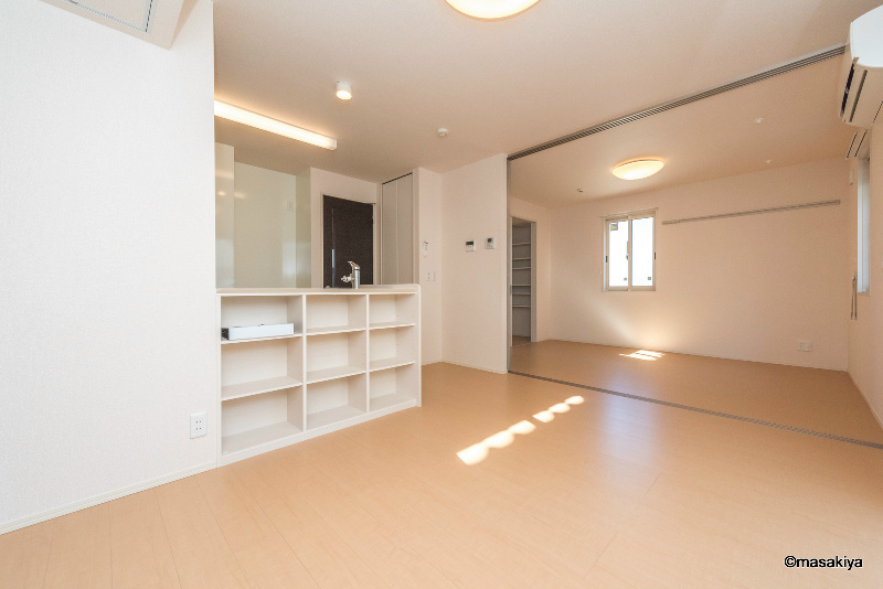 B-FLATの居間・リビング|リビング