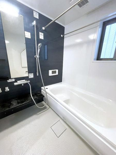 横浜市神奈川区三ツ沢中町の中古一戸建の浴室