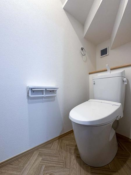 横須賀市平作２丁目の新築一戸建のトイレ