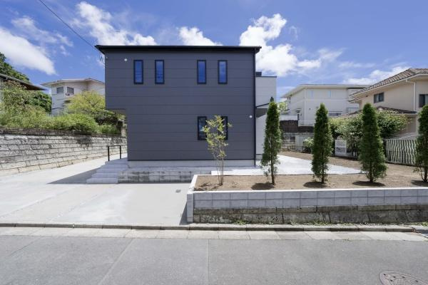 横浜市栄区庄戸１丁目の新築一戸建の前面道路含む現地写真