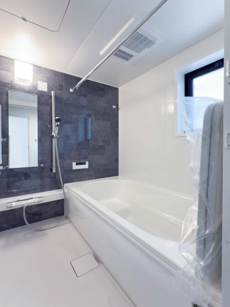 横浜市南区永田東２丁目の新築一戸建の浴室