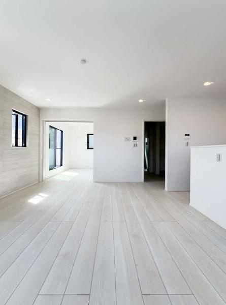 横浜市南区永田東２丁目の新築一戸建の居間・リビング