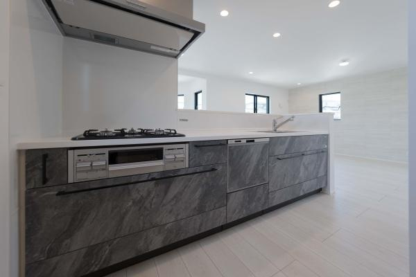 横浜市南区永田東２丁目の新築一戸建のキッチン