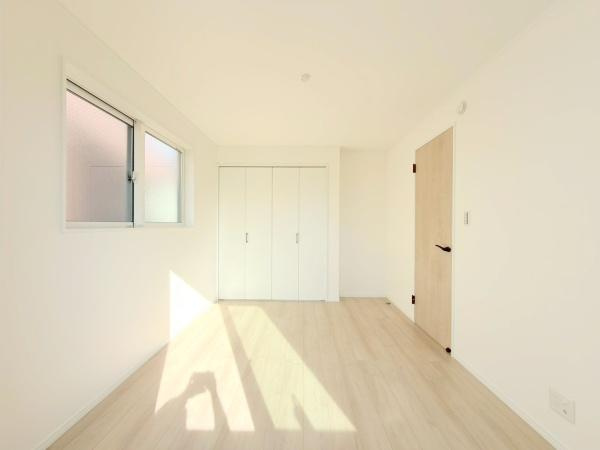 川崎市高津区坂戸３丁目の新築一戸建の洋室