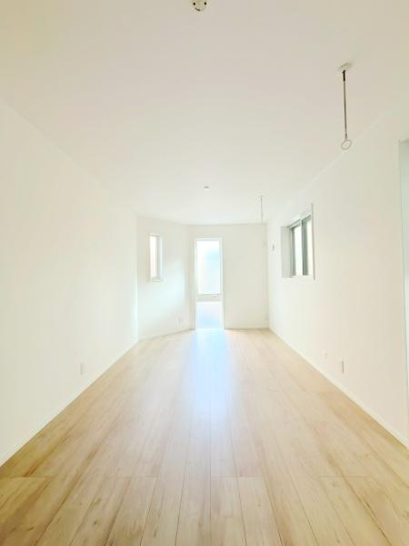 川崎市高津区坂戸３丁目の新築一戸建の居間・リビング