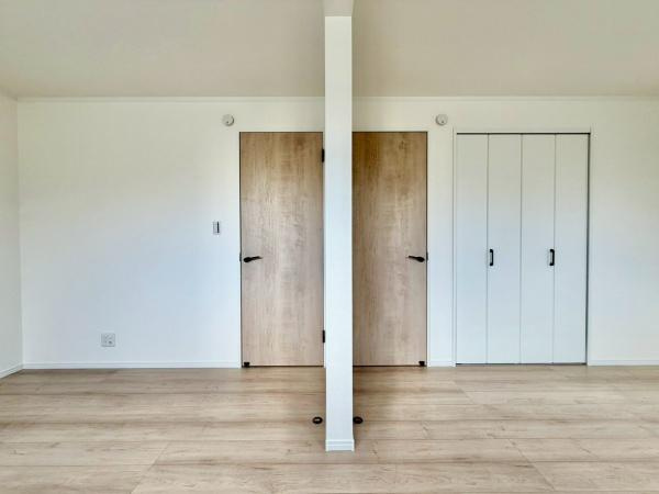 川崎市高津区坂戸３丁目の新築一戸建の子供部屋|広く使いたい方から壁を造作してお子様部屋にもできます。ご家族構成の変化にも対応できそうですね。