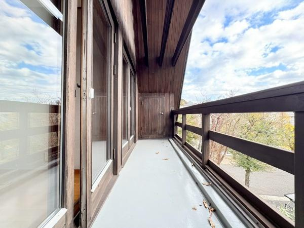 横浜市青葉区美しが丘３丁目の中古一戸建のバルコニー|日当たり良好のバルコニーです。冬でも洗濯物がすぐ乾きそうですね。