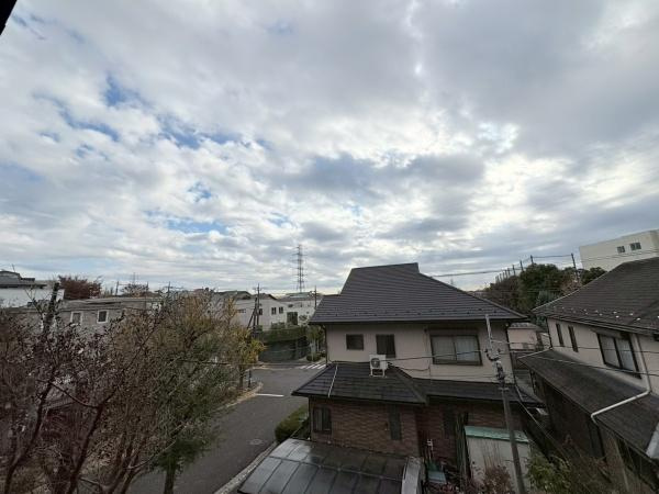 横浜市青葉区美しが丘３丁目の中古一戸建のその他|現地からの眺望です。風通しが良くて窓を開けて静かに過ごしたい方にもおすすめな住戸です。