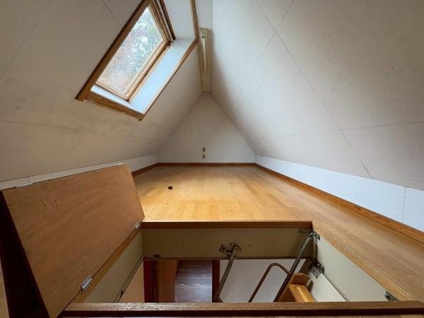 横浜市青葉区美しが丘３丁目の中古一戸建の内装|高さと広さのある屋根裏収納です。