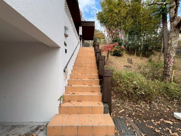 横浜市青葉区美しが丘３丁目の中古一戸建のその他|玄関までの階段