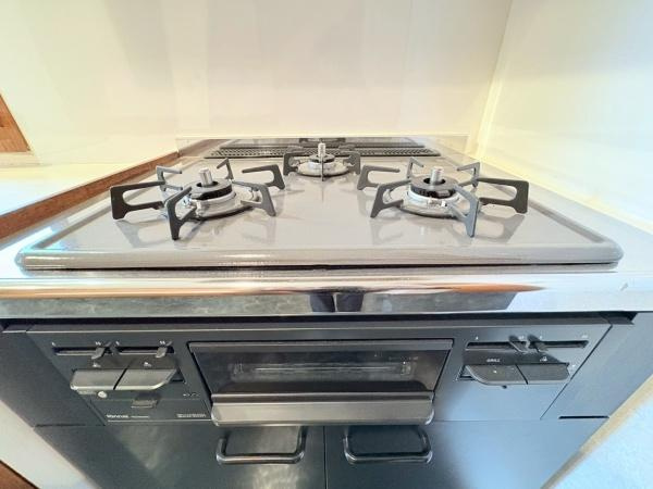 横浜市青葉区美しが丘３丁目の中古一戸建のキッチン|ガスコンロにグリル付き