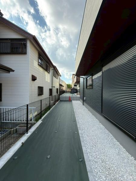 横浜市金沢区高舟台２丁目の新築一戸建の庭|お庭スペースです。お庭もあってカースペースもあるなんて羨ましいですぅ！