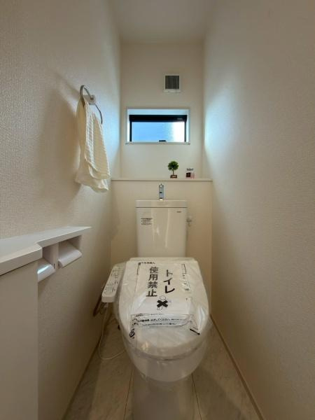 横浜市金沢区高舟台２丁目の新築一戸建のトイレ|広々トイレです。1番落ち着ける場所です。