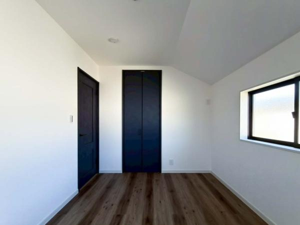 横浜市栄区犬山町の新築一戸建の洋室